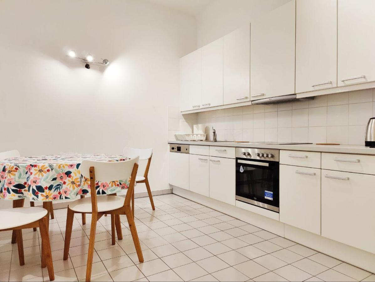 Central Mariahilfer Apartment 4 Min To The City Shopping Center And Schoenbrunn Palace فيينا المظهر الخارجي الصورة