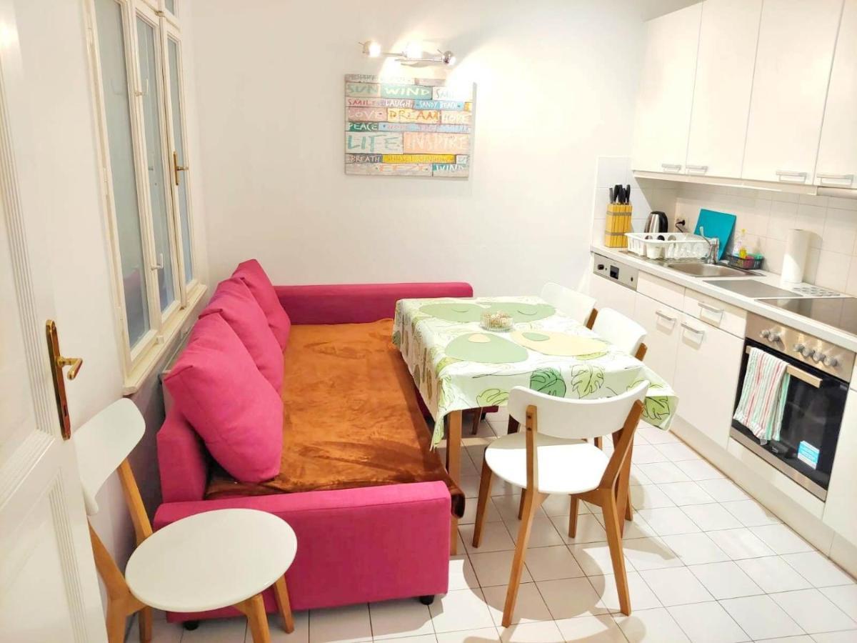 Central Mariahilfer Apartment 4 Min To The City Shopping Center And Schoenbrunn Palace فيينا المظهر الخارجي الصورة