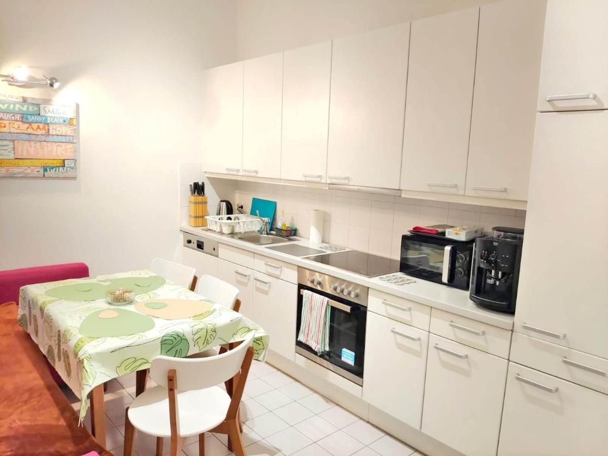 Central Mariahilfer Apartment 4 Min To The City Shopping Center And Schoenbrunn Palace فيينا المظهر الخارجي الصورة