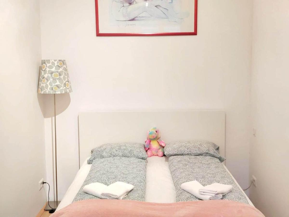 Central Mariahilfer Apartment 4 Min To The City Shopping Center And Schoenbrunn Palace فيينا المظهر الخارجي الصورة
