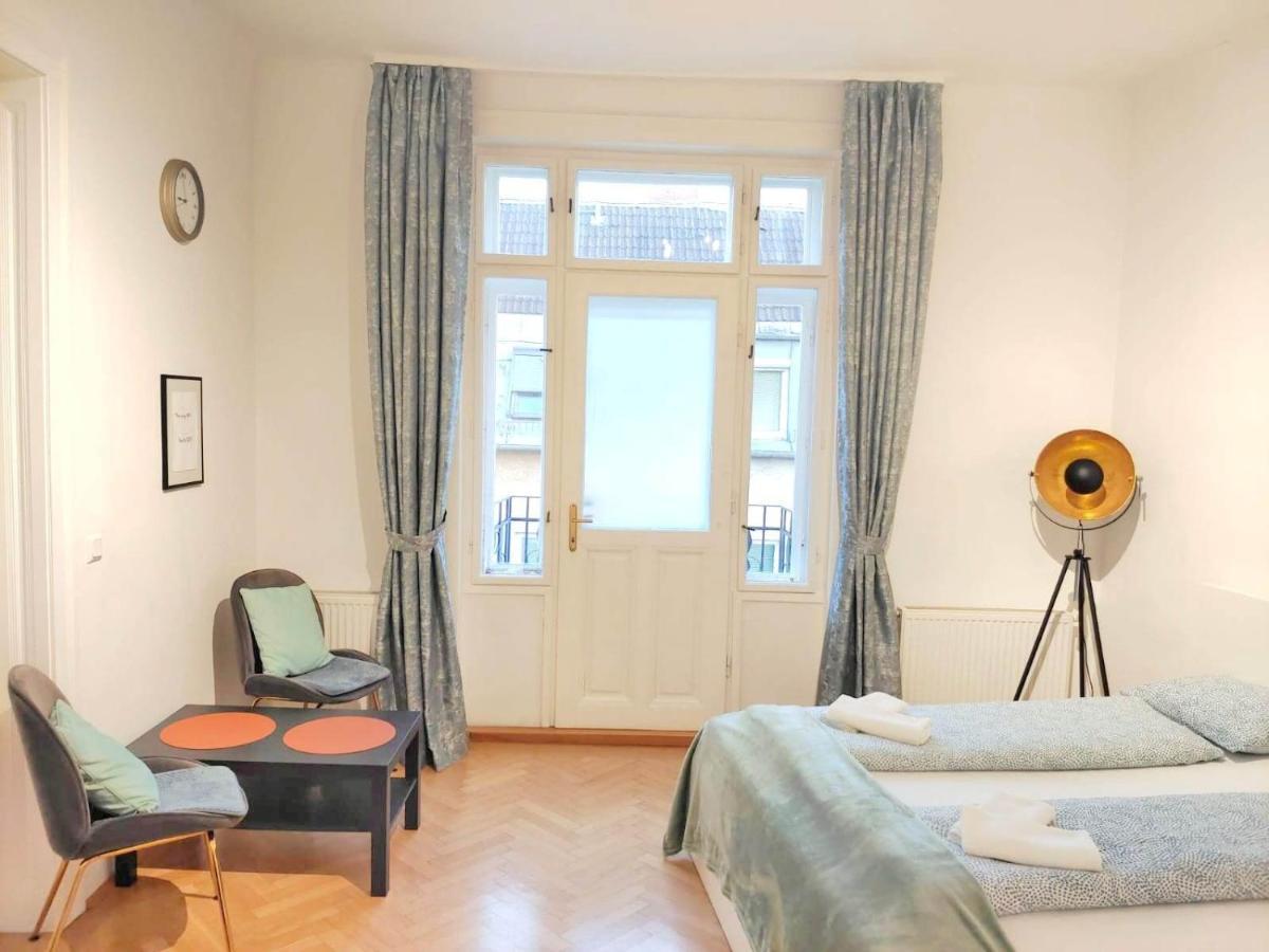 Central Mariahilfer Apartment 4 Min To The City Shopping Center And Schoenbrunn Palace فيينا المظهر الخارجي الصورة